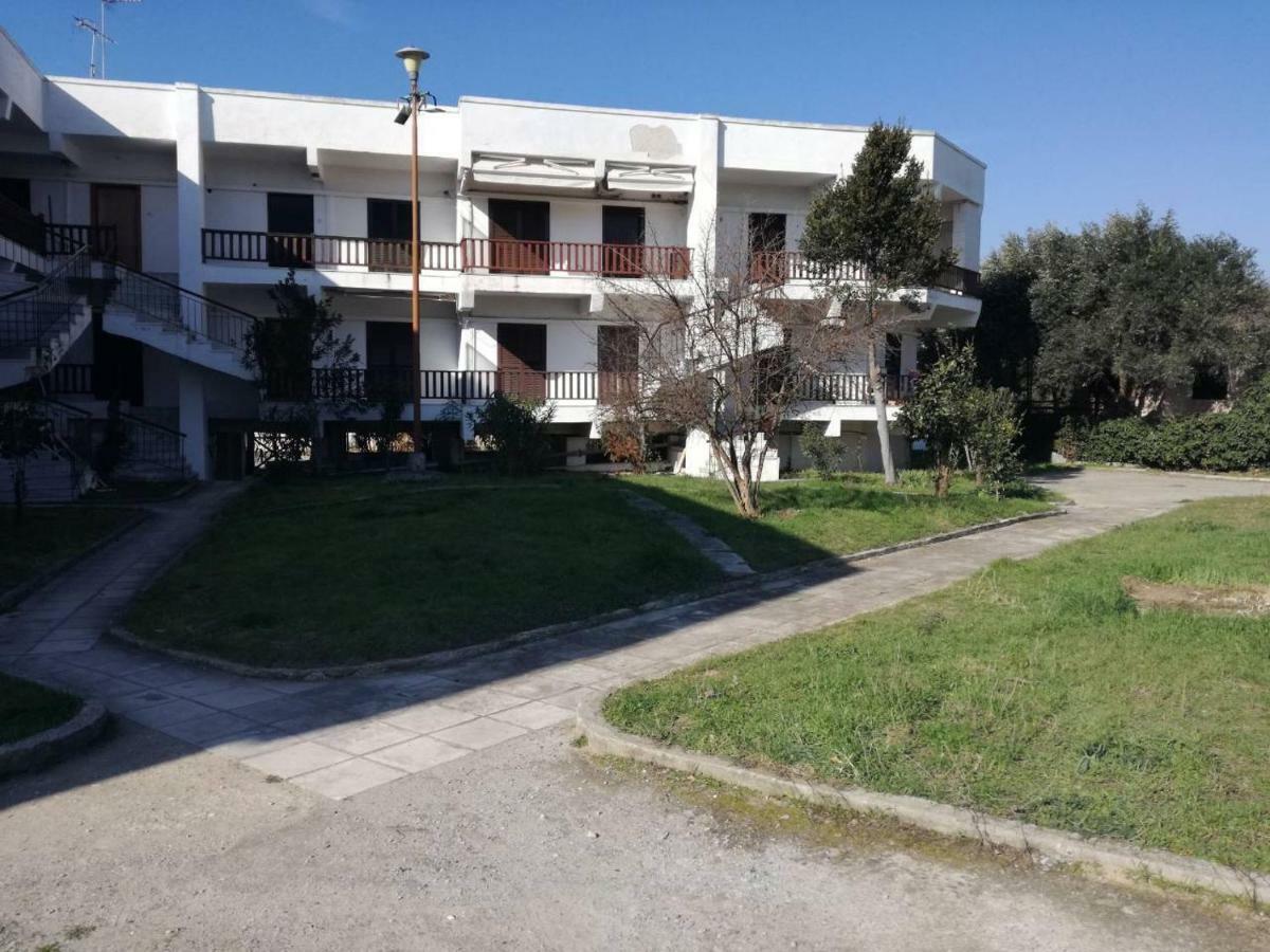 Aparts Sunshine Nea Iraklia Exterior foto